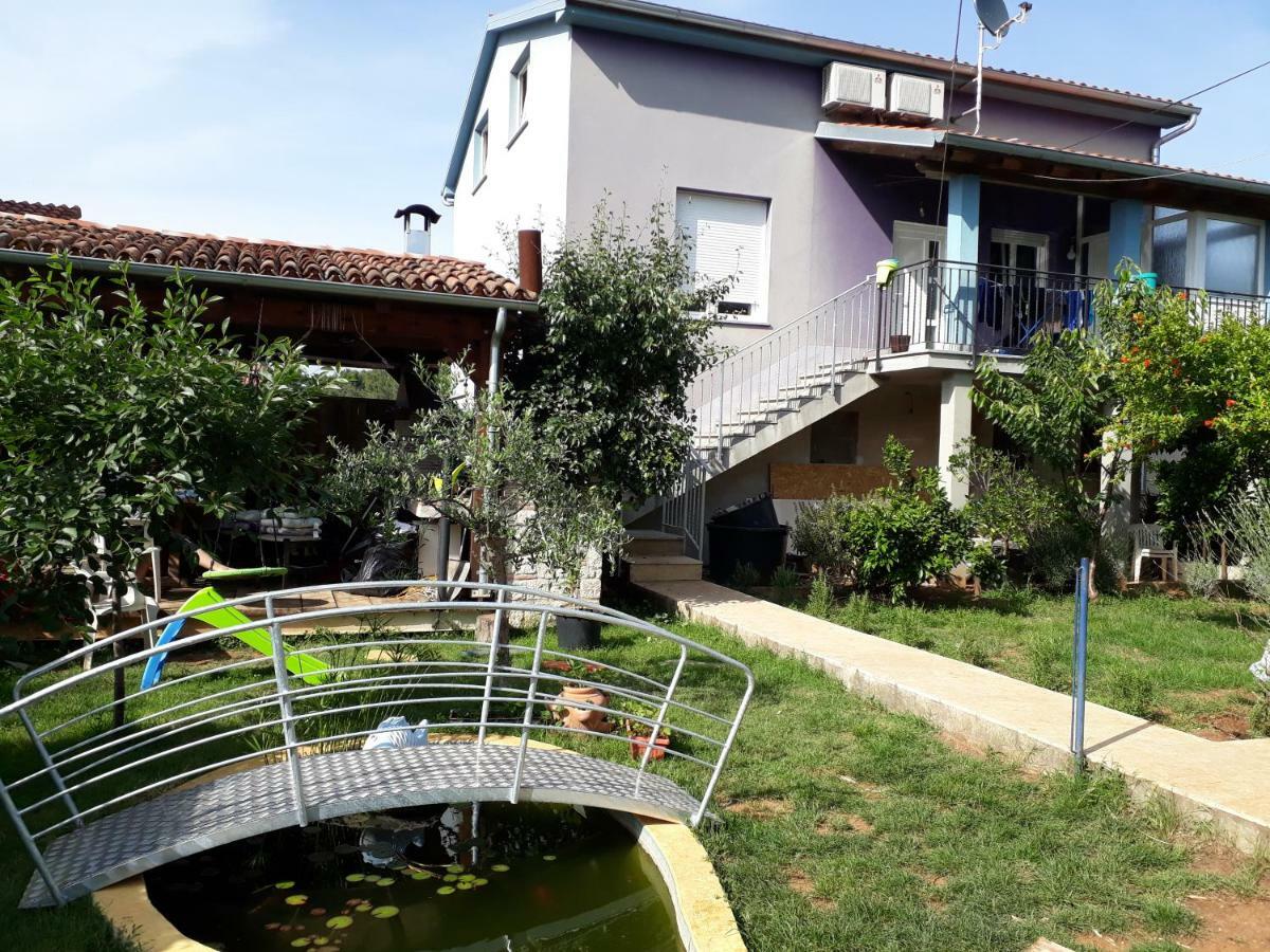 Relax Apartment Pula Exterior photo